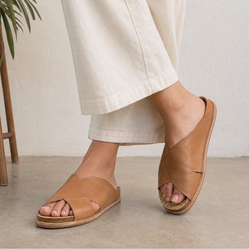 KORK-EASE Tan Leather Sandals Women's US 9